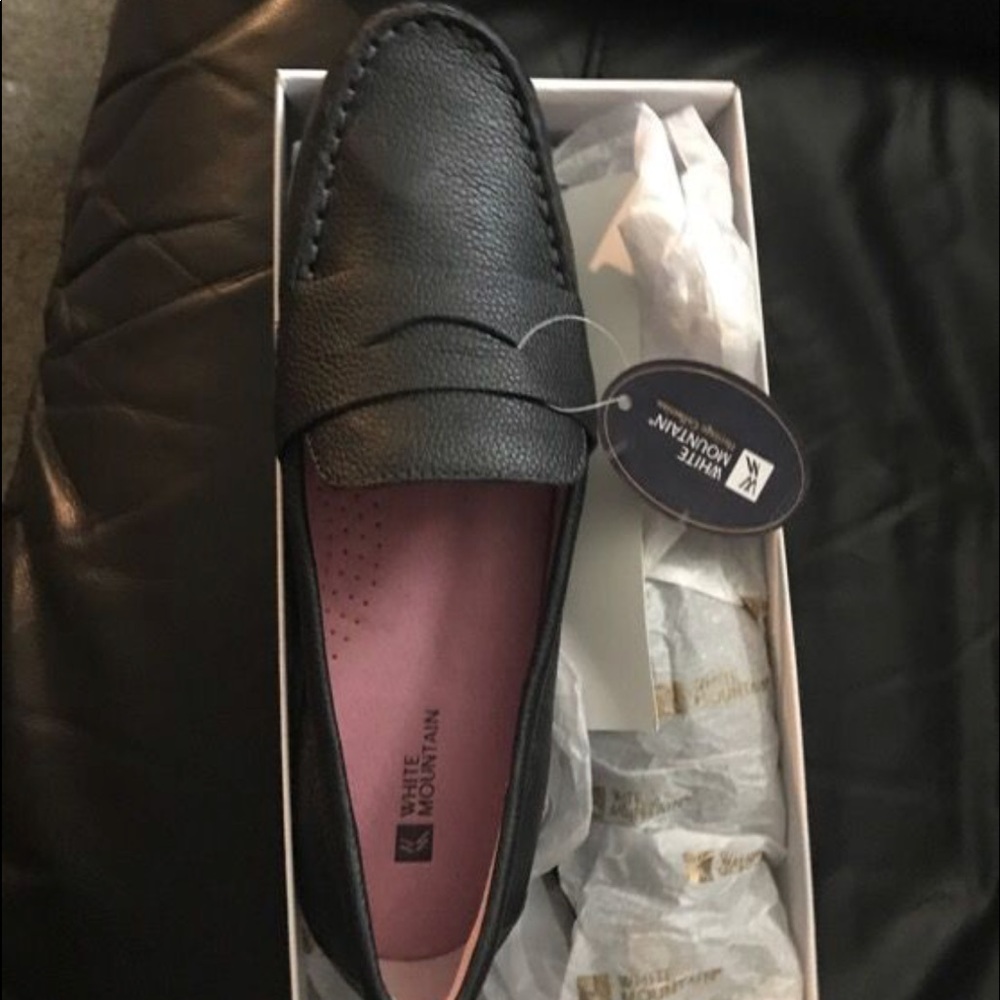 White mountain leather skipper